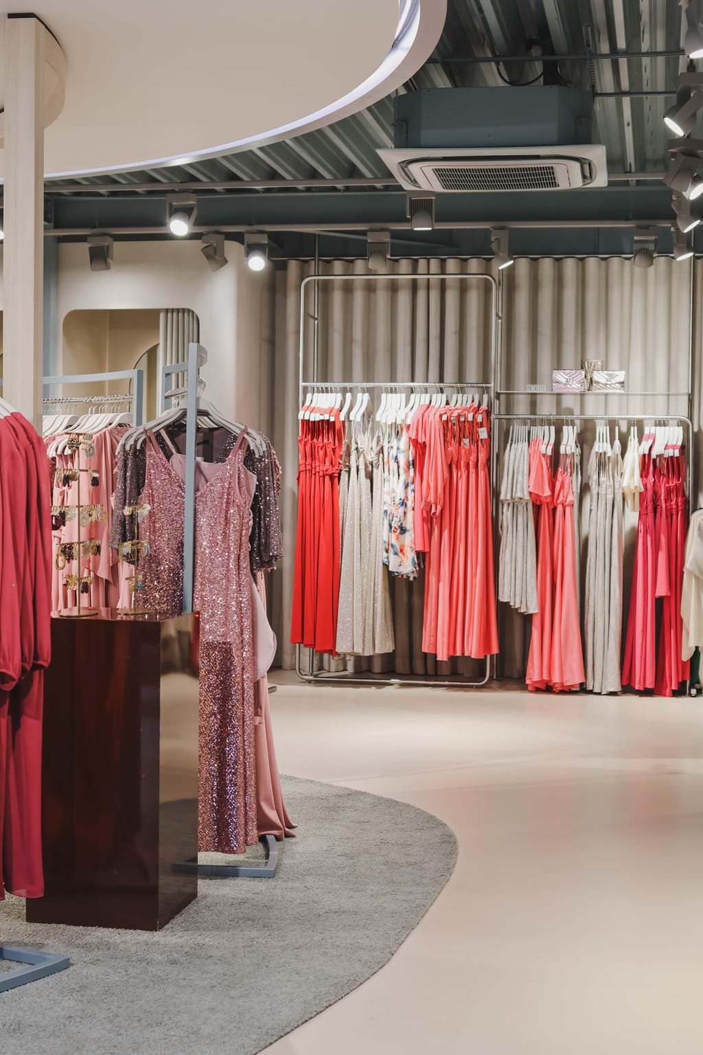 DEZE FEESTLOOKS SHOP JE NU AL